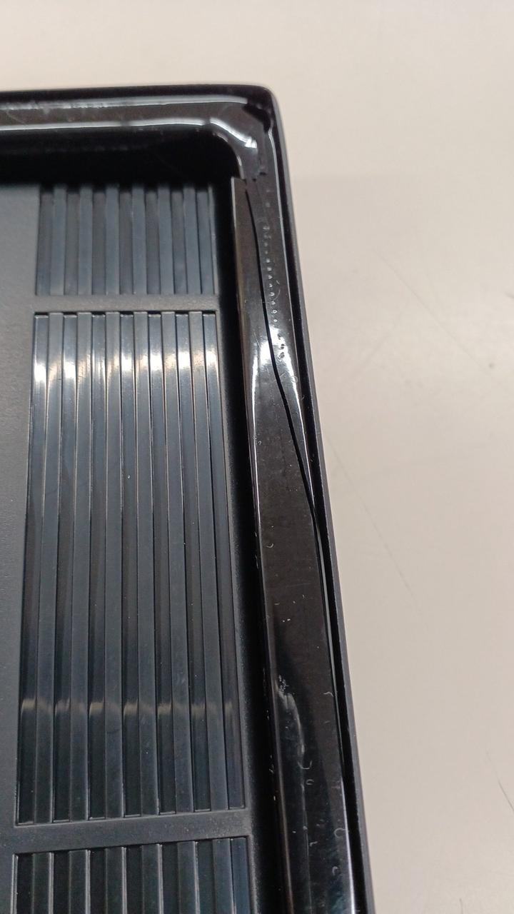 ケース内部亀裂あります。