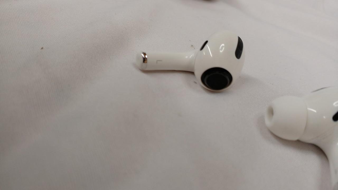 左耳イヤーピース欠品