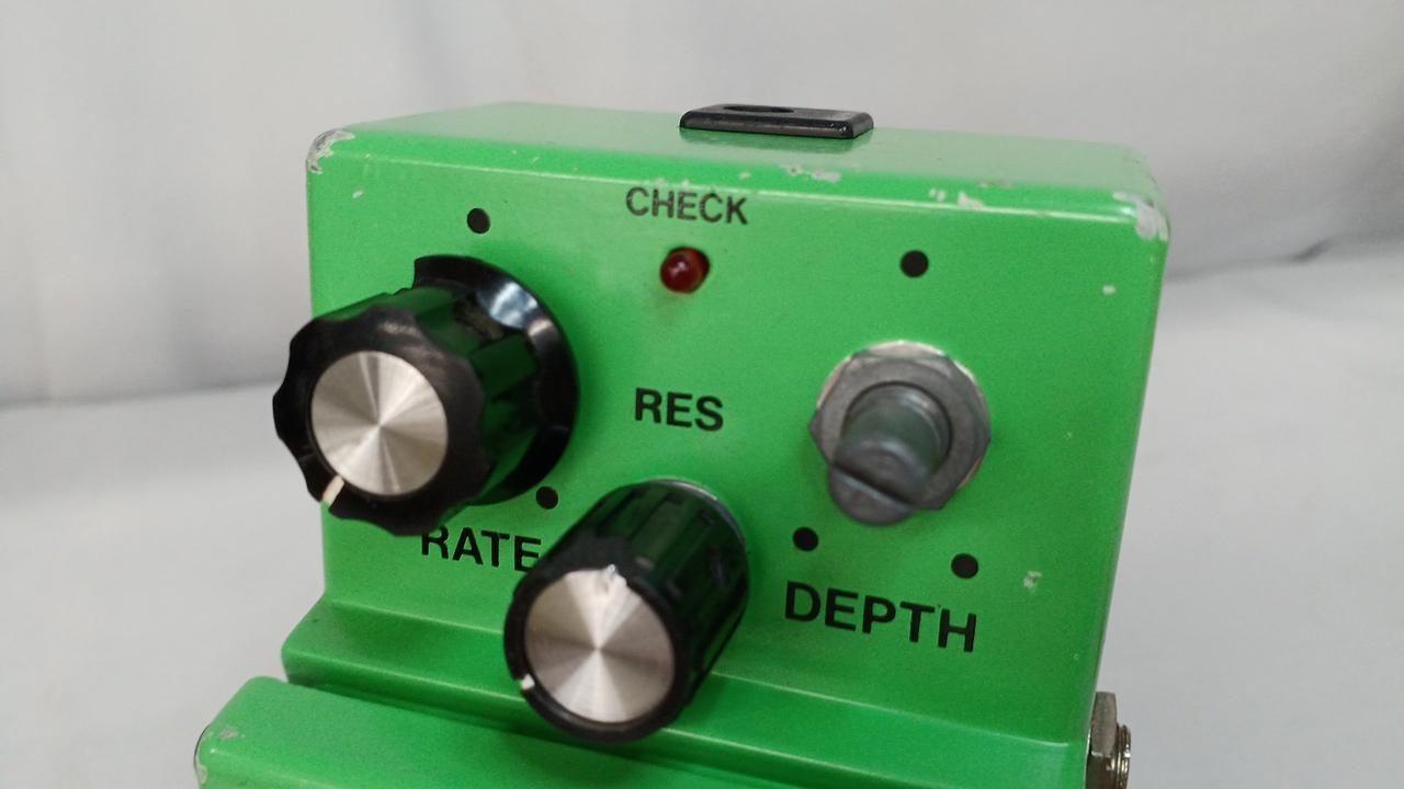 LED点灯せず
DEPTHノブ欠品