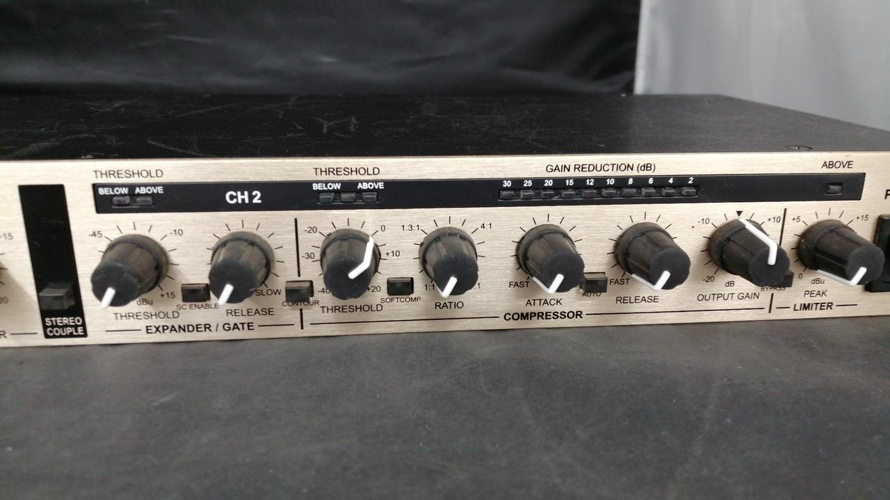 CLASSIC PRO / CPCLII ステレオ・コンプレッサー/リミッター qsh25101_3.jpg