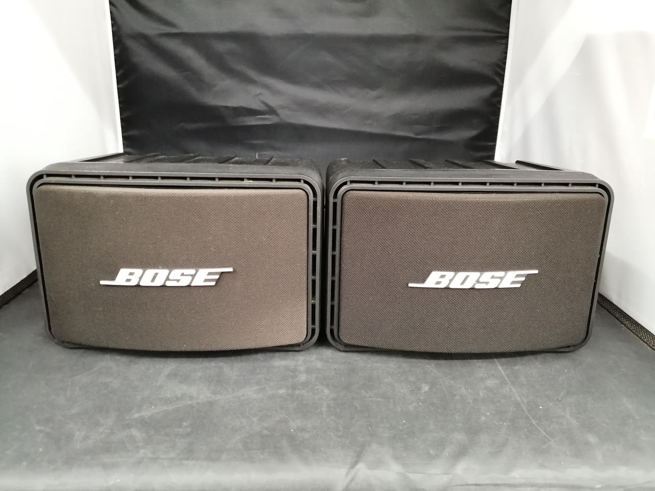 BOSE スピーカーMODEL111PYB 角型 黒 BOSE - 【美品】BOSE 111PYBスピーカーシステム（2台1組）の