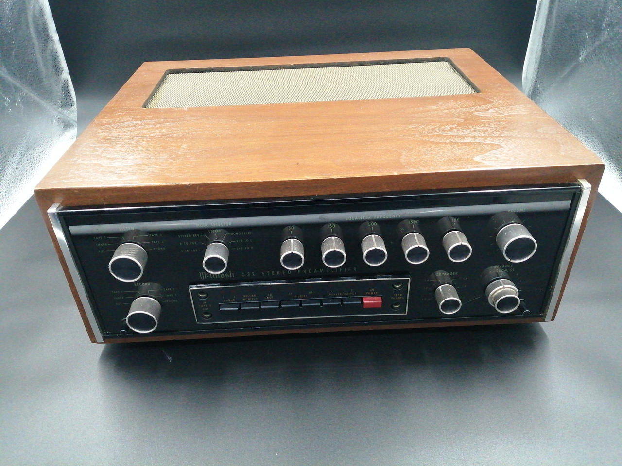 mcintosh C32 マッキントッシュ プリアンプ コントロールアンプ Mcintosh C32の紹介～機能編 - No Room For Squares !