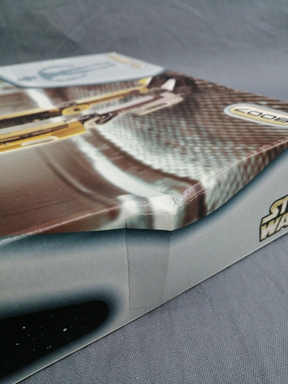 箱に凹みあります