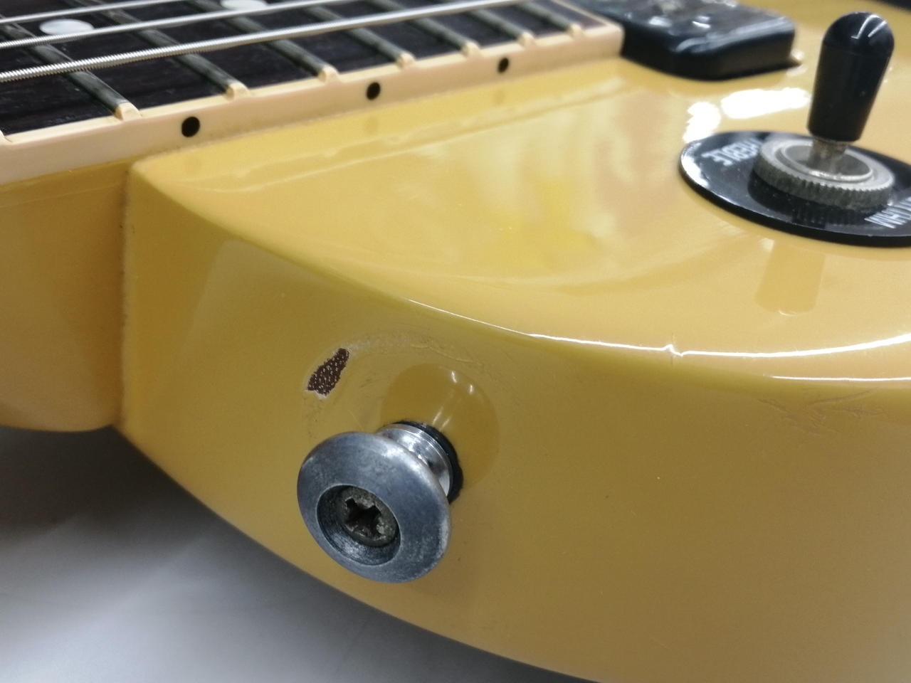 ボディにキズあり