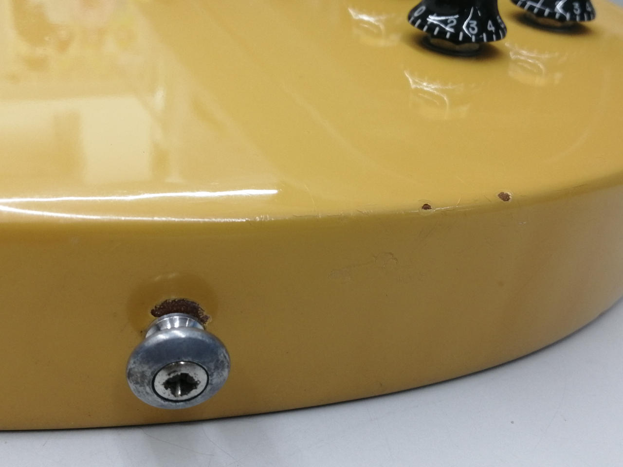 ボディにキズあり