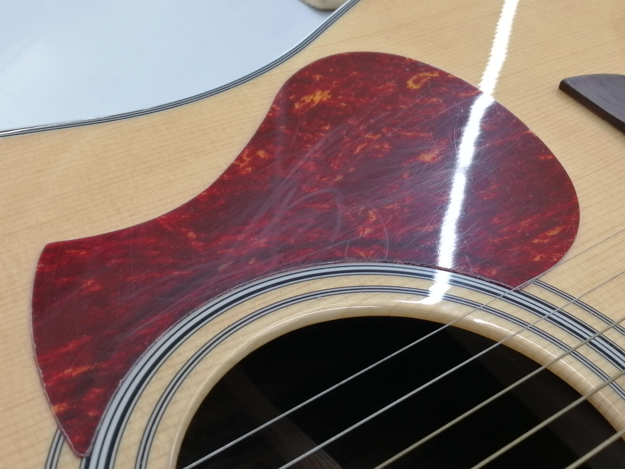 ピックガード擦れキズあり