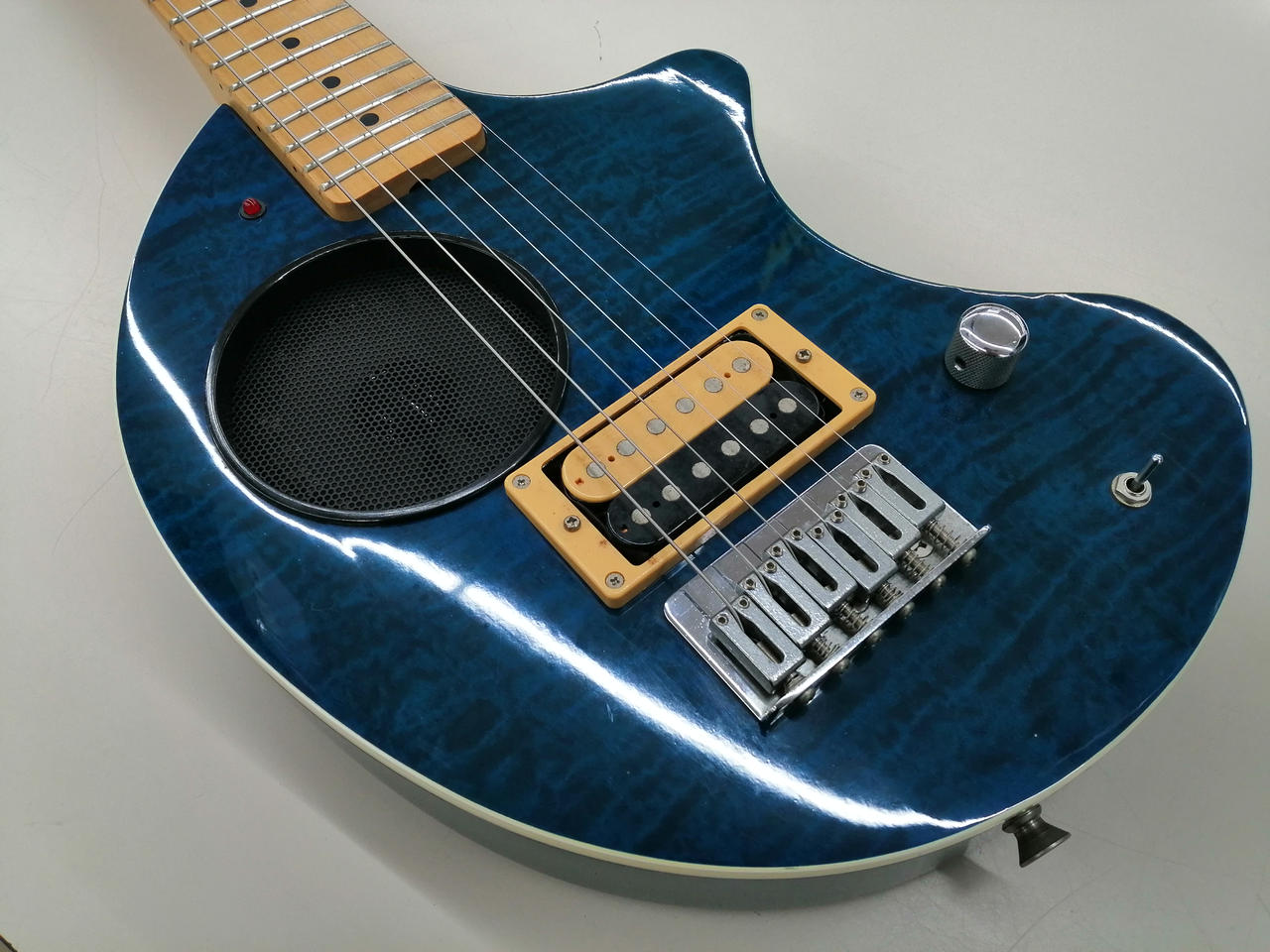 フェルナンデスFERNANDES so-3 水色エレキギター 美品　アンプ内蔵 ZO FERNANDES ZO-3 BLUE フェルナンデス アンプ内蔵ギター