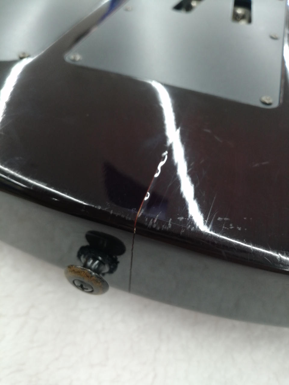 ボディ裏ラッカーの亀裂あり