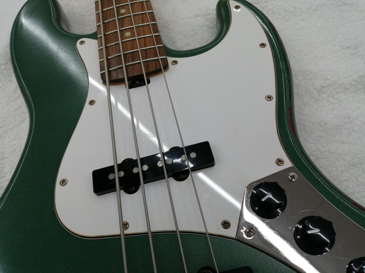 ピックガード汚れあり