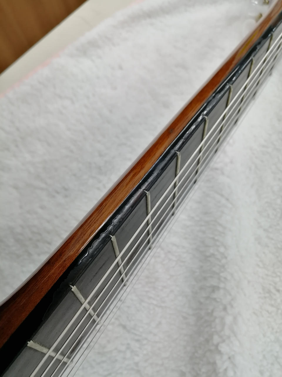 ネック塗装ハゲあり