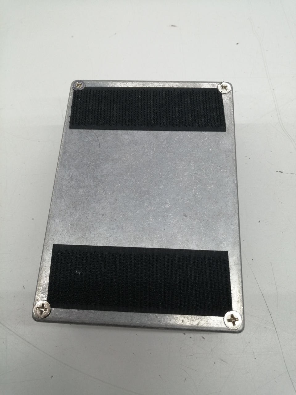 裏側にマジックテープあり