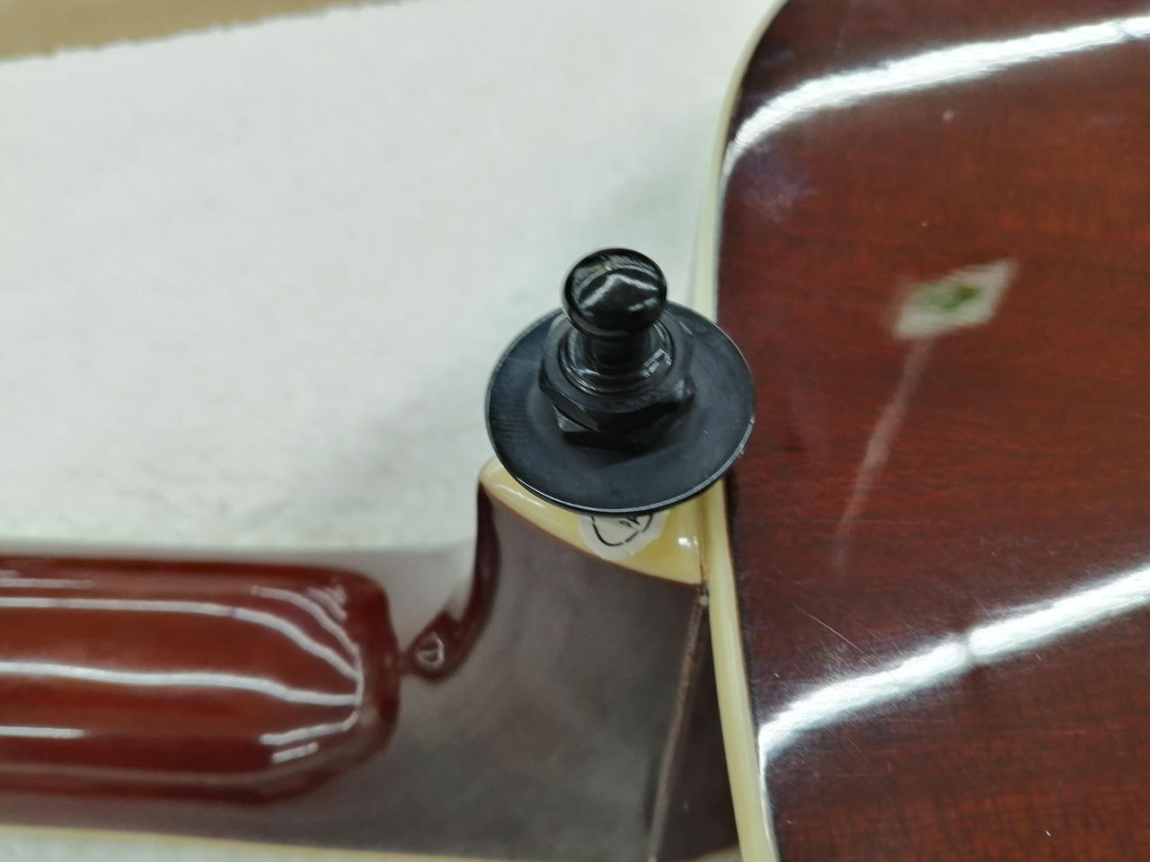 ストラップピン付属