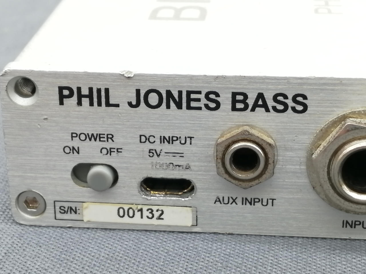 充電入力端子接触が不安定です