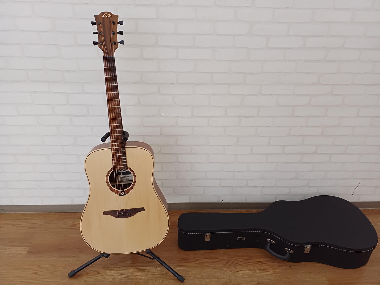 ほぼ未使用　LAG guitar ラグギター　アコースティック　T80A ほぼ未使用 LAG guitar ラグギター アコースティック T80A