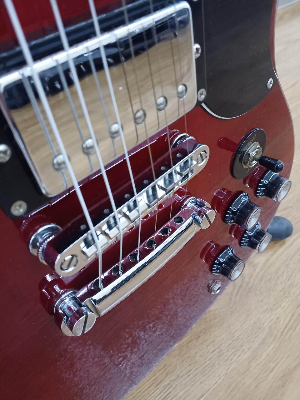 Blitz BSG-61 使用感少なめ セットネックのエレキギター BSG-61 | Blitz | Products | ARIA 荒井貿易株式会社 Arai & Co