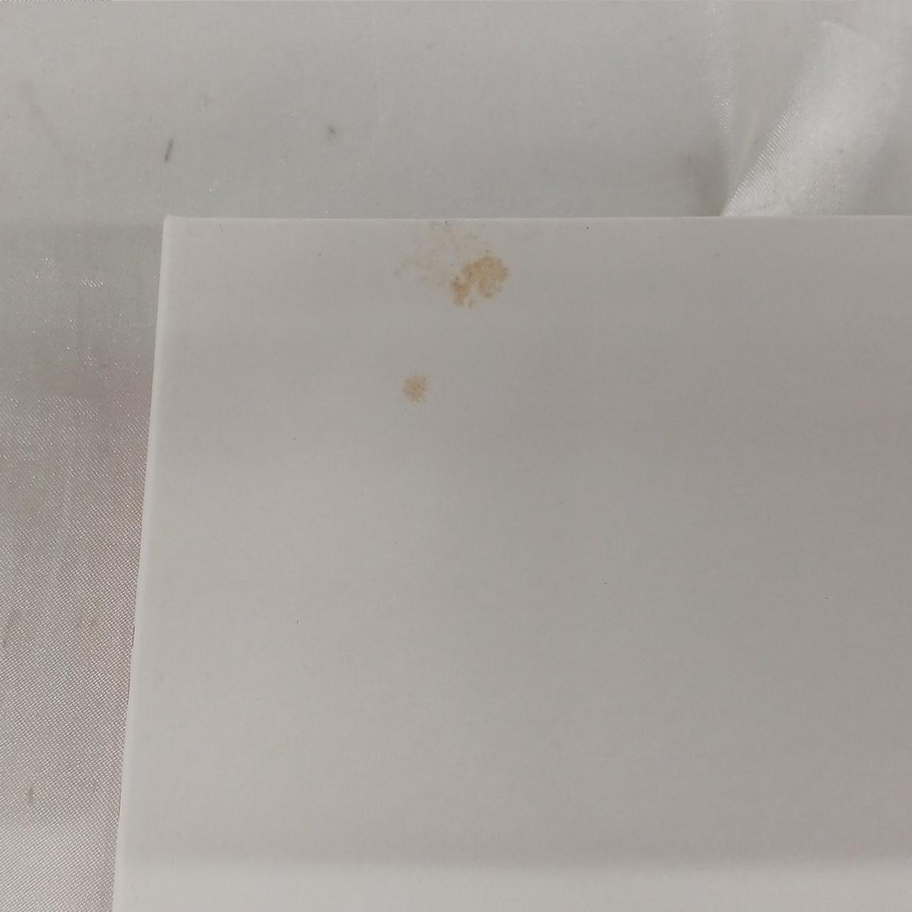 ファイル３の裏表紙汚れ有り。