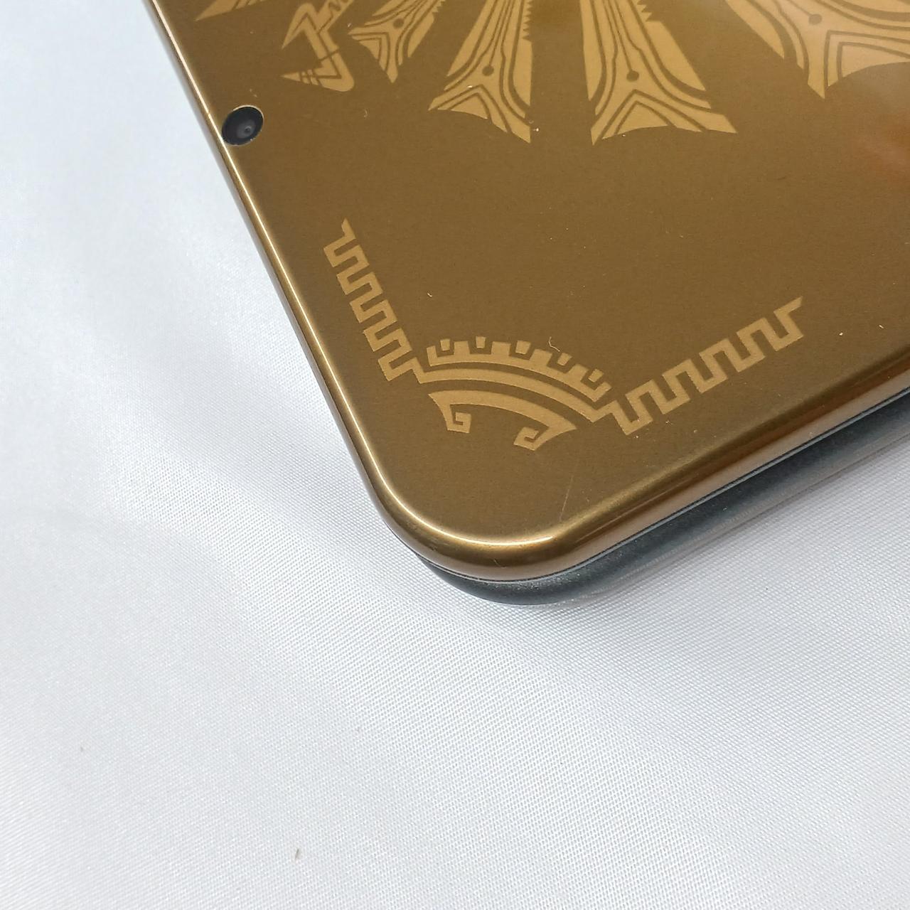 角に線キズあります