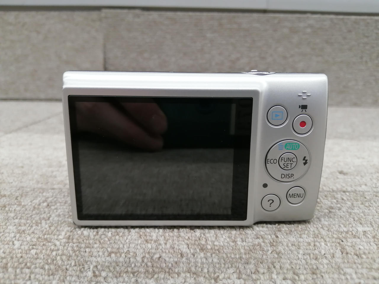 【外装美品】 Canonキャノン IXY140 シルバー コンデジ 外装美品】 Canonキャノン IXY140 シルバー コンデジ 外装美品