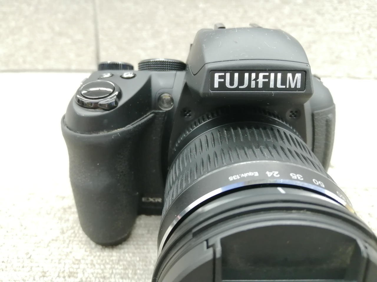 お値下げします 美品 フジフィルム finepix HR30EXR 充電器付き Amazon | FUJIFILM デジタルカメラ FinePix HS30EXR 光学30倍 F