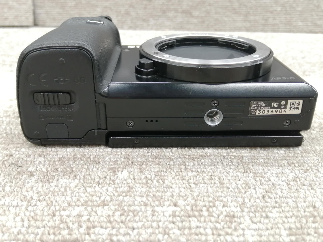 SONY α6000 ダブルズームキット　純正ボディケース SONY α6000 ダブルズームキット 純正ボディケース 本革ボディケース