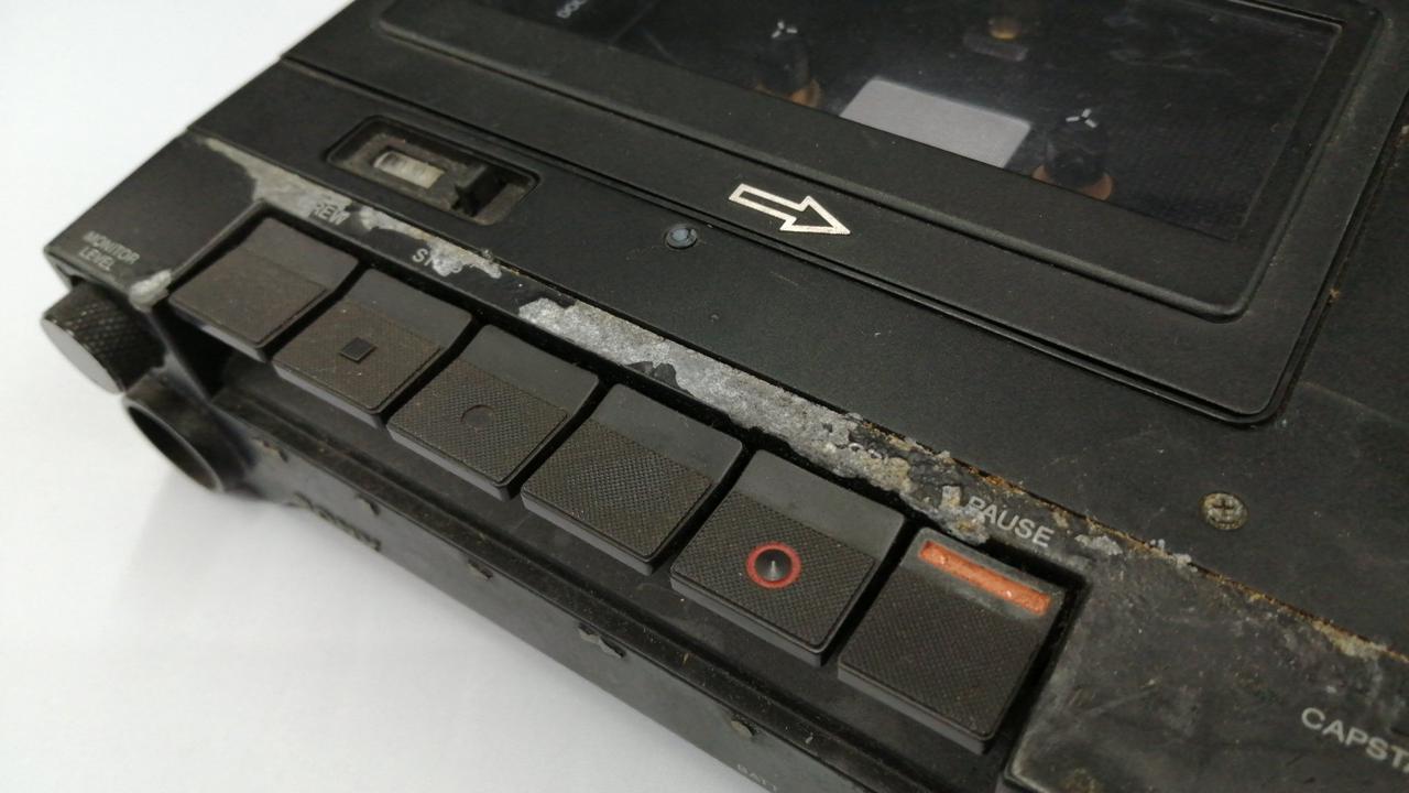 ソニーEDB-9000カセットレコーダージャンク品の出品です。 ソニーEDB-9000カセットレコーダージャンク品の出品です