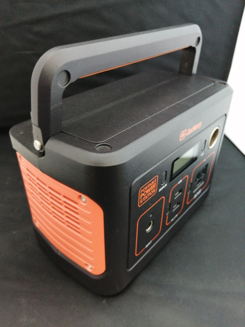 新品未使用 Jackery ポータブル電源 240 Amazon.co.jp: Jackery ポータブル電源 240 240Wh 定格出力200W