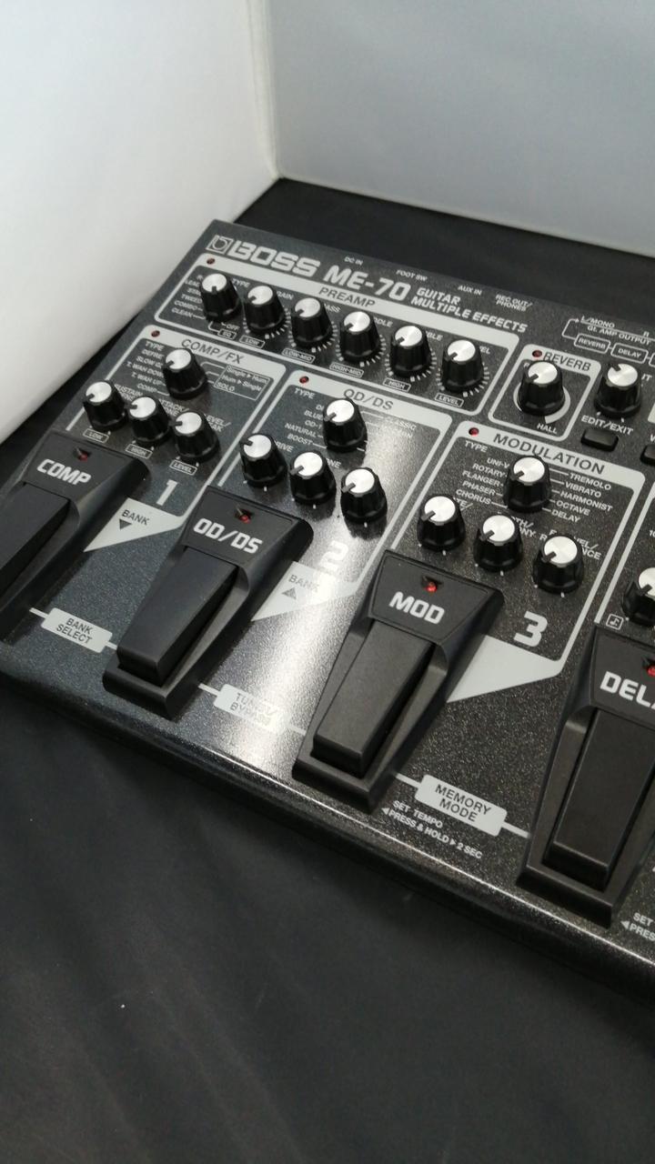 【ほぼ未使用】BOSS ME-70　マルチエフェクター　ケースおまけ付 付属品全完備 BOSS ME-70 マルチエフェクター 外箱 持ち運び用