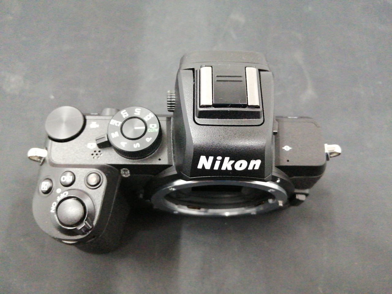ショット数1136!■ほぼ新品■ NikonD3300 ボディ Amazon | Nikon デジタル一眼レフカメラ D3300 ボディ ブラック