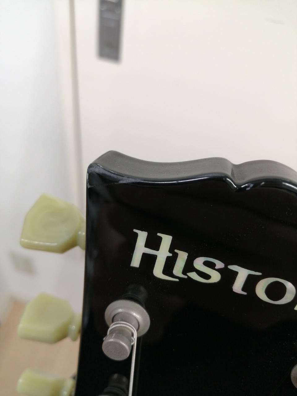 ヘッド上部左側キズ