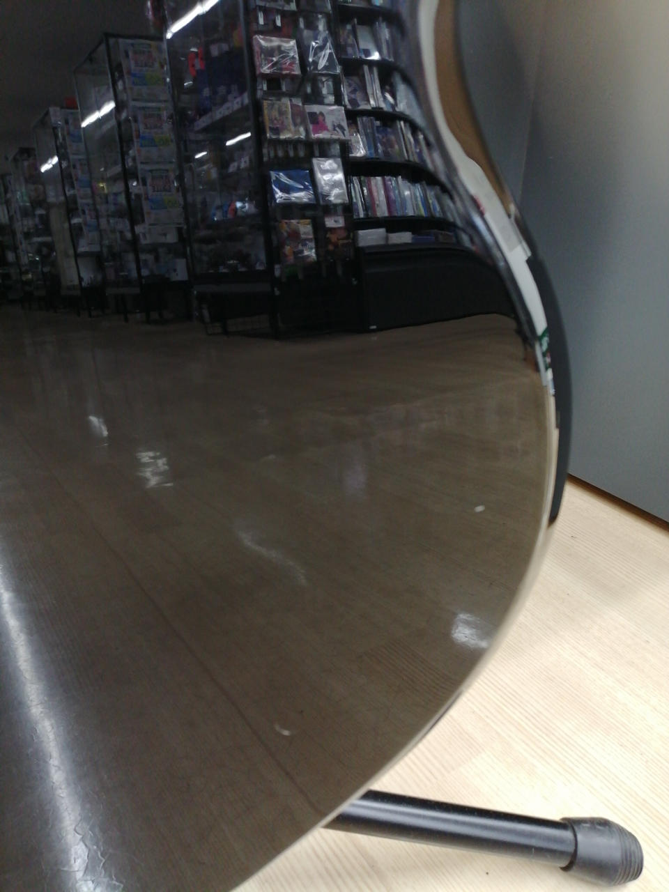 ボディ裏側線キズ