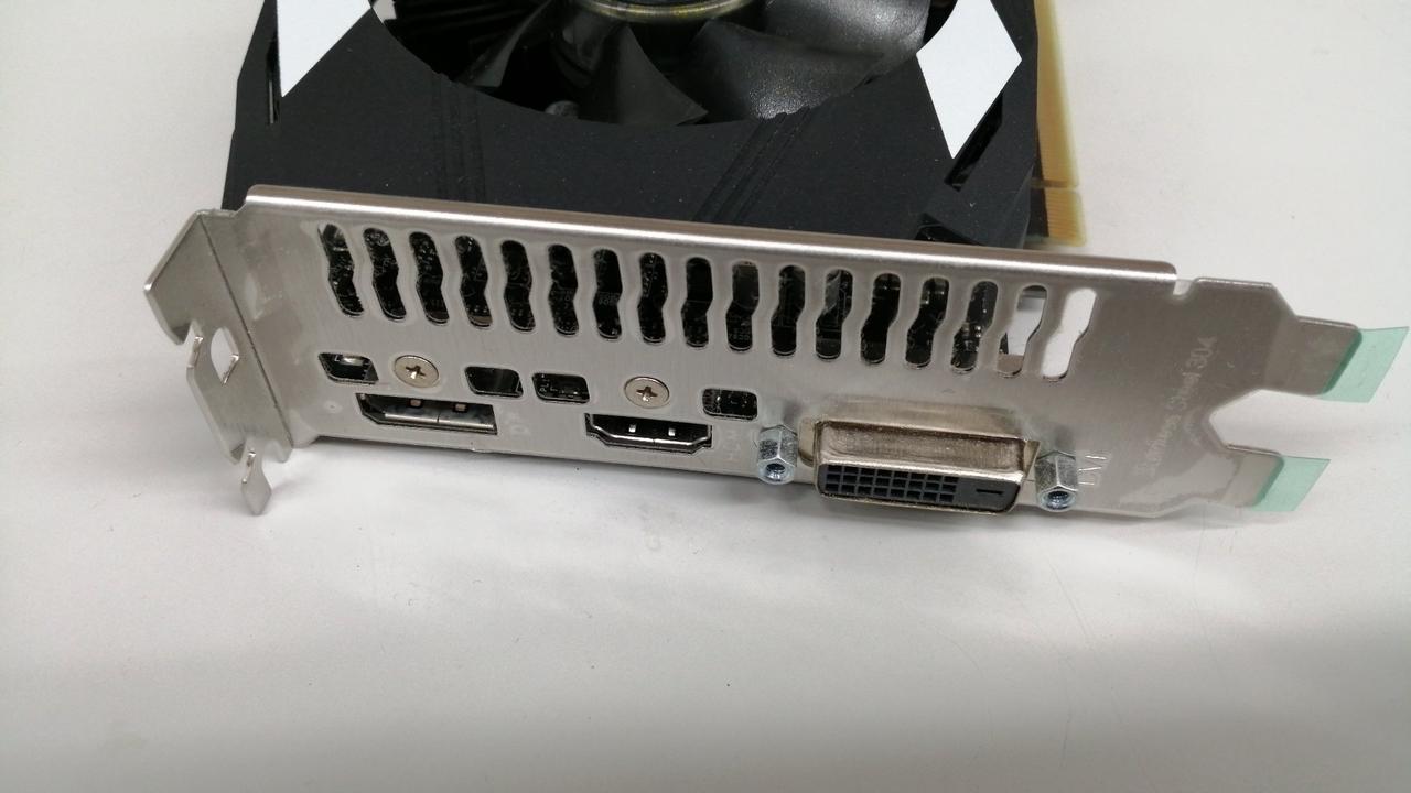 中古　ASUS GTX 1650 グラフィックボード 本体 GTX1650 ASUS製 グラフィックボード 動作品 中古 ファン付き