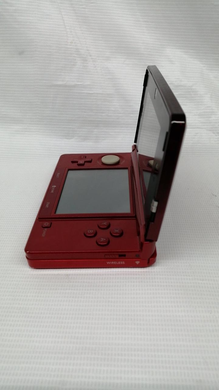 3DS 2011年 赤 ダウンロードソフト2つ付 値下げを決断できた理由は、ゲームキューブの教訓」 3DSハードは