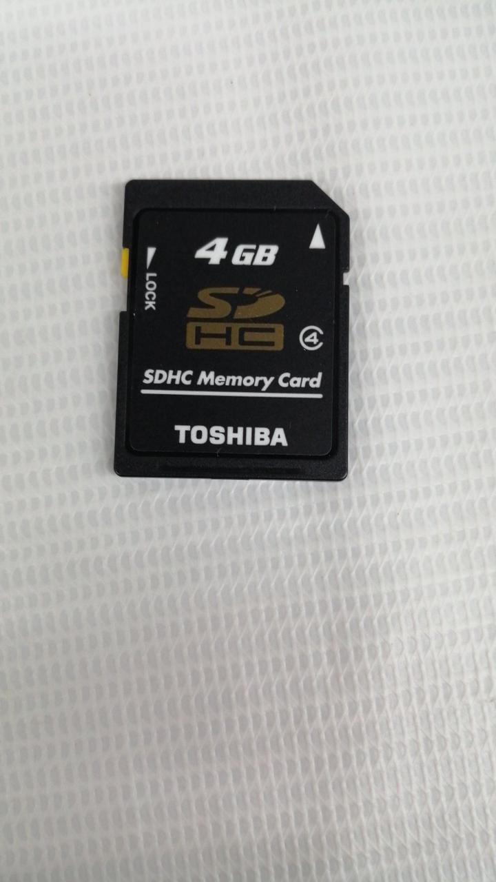 SDカード4GB付属