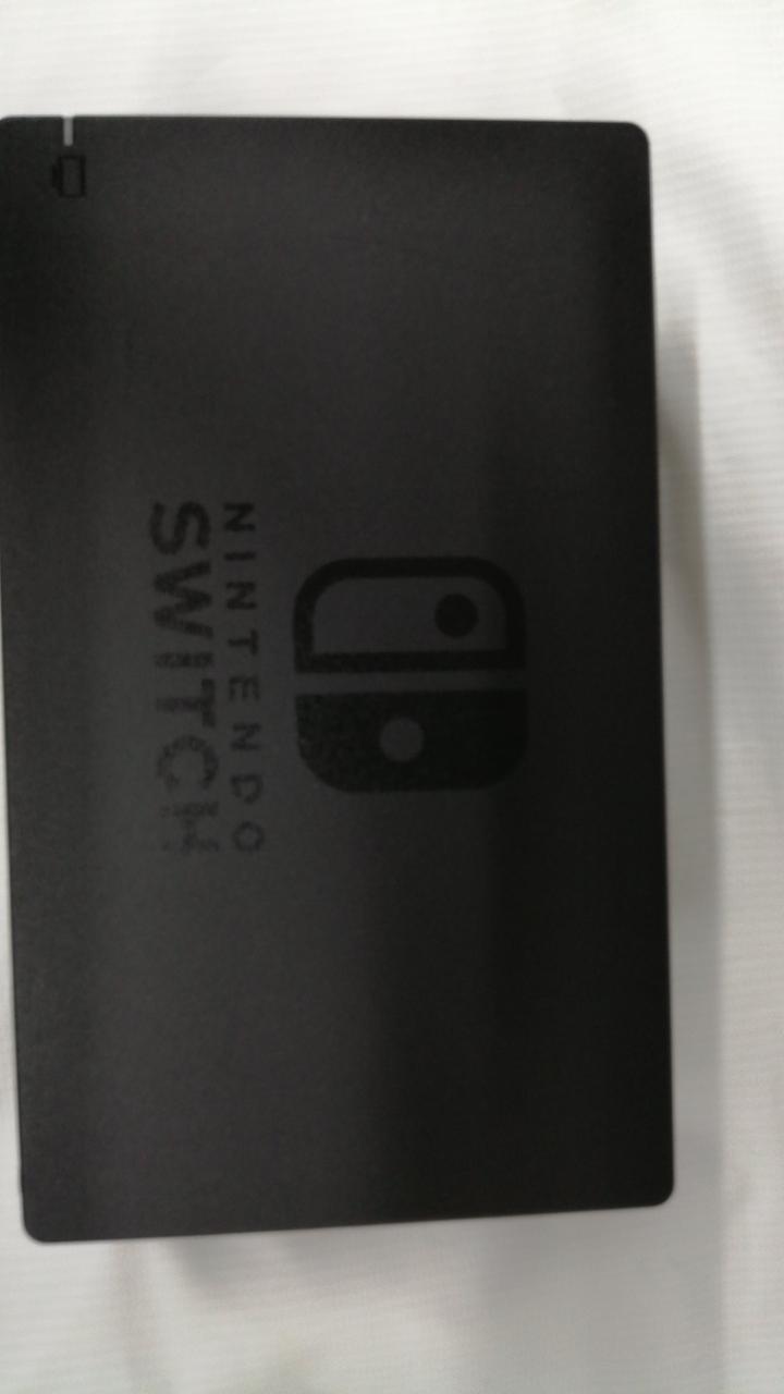 小キズあります。