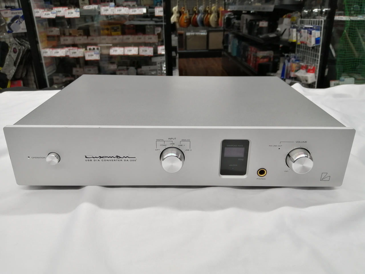 LUXMAN 型番：DA-200 D/Aコンバーター 52,800円