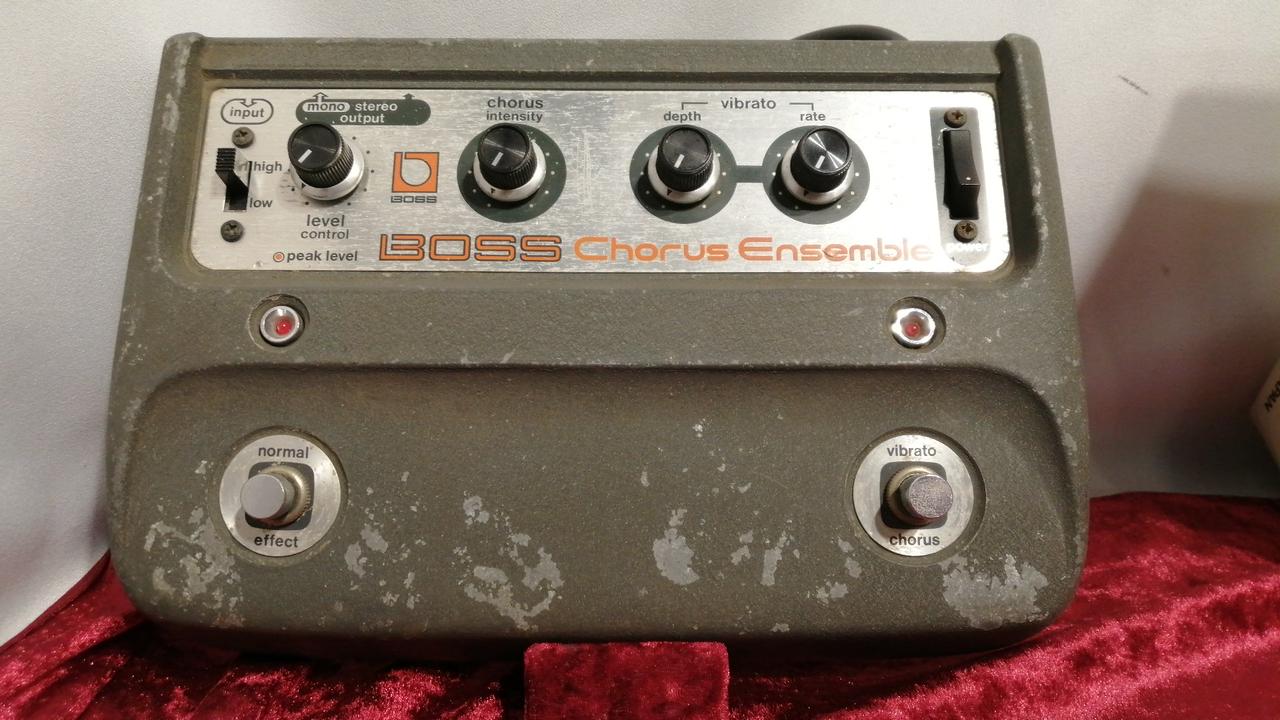 BOSS 型番：CE-1 エフェクター