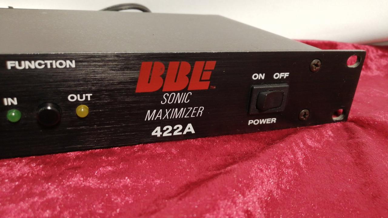 ラック エフェクター シンセやエフェクターを斜めに置きたい【実践編(Bauhutte BHS