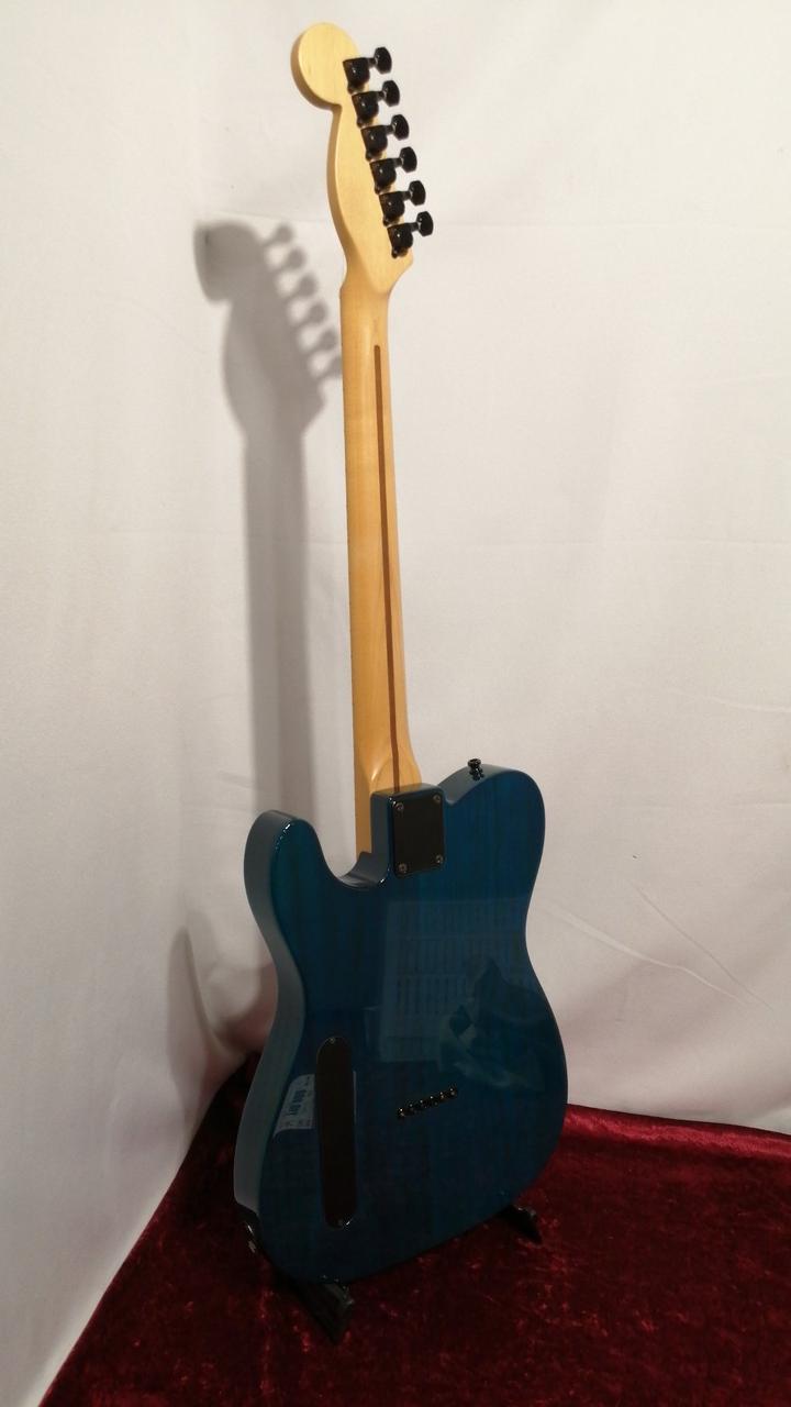 ベースギター FERNANDES フェルナンデス 美色のブルー 目立つキズなし ベースギター FERNANDES フェルナンデス 美色のブルー 目立つキズなし