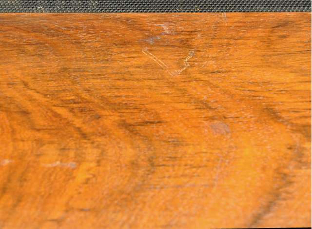 天板にキズ汚れ