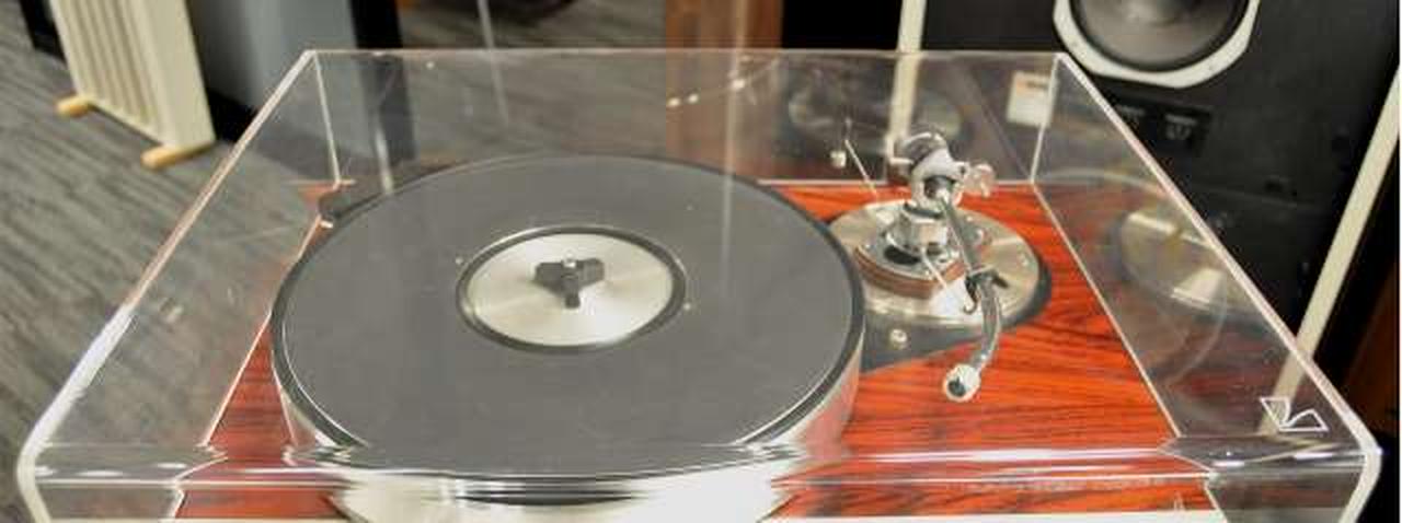 アクリルカバーに擦り傷