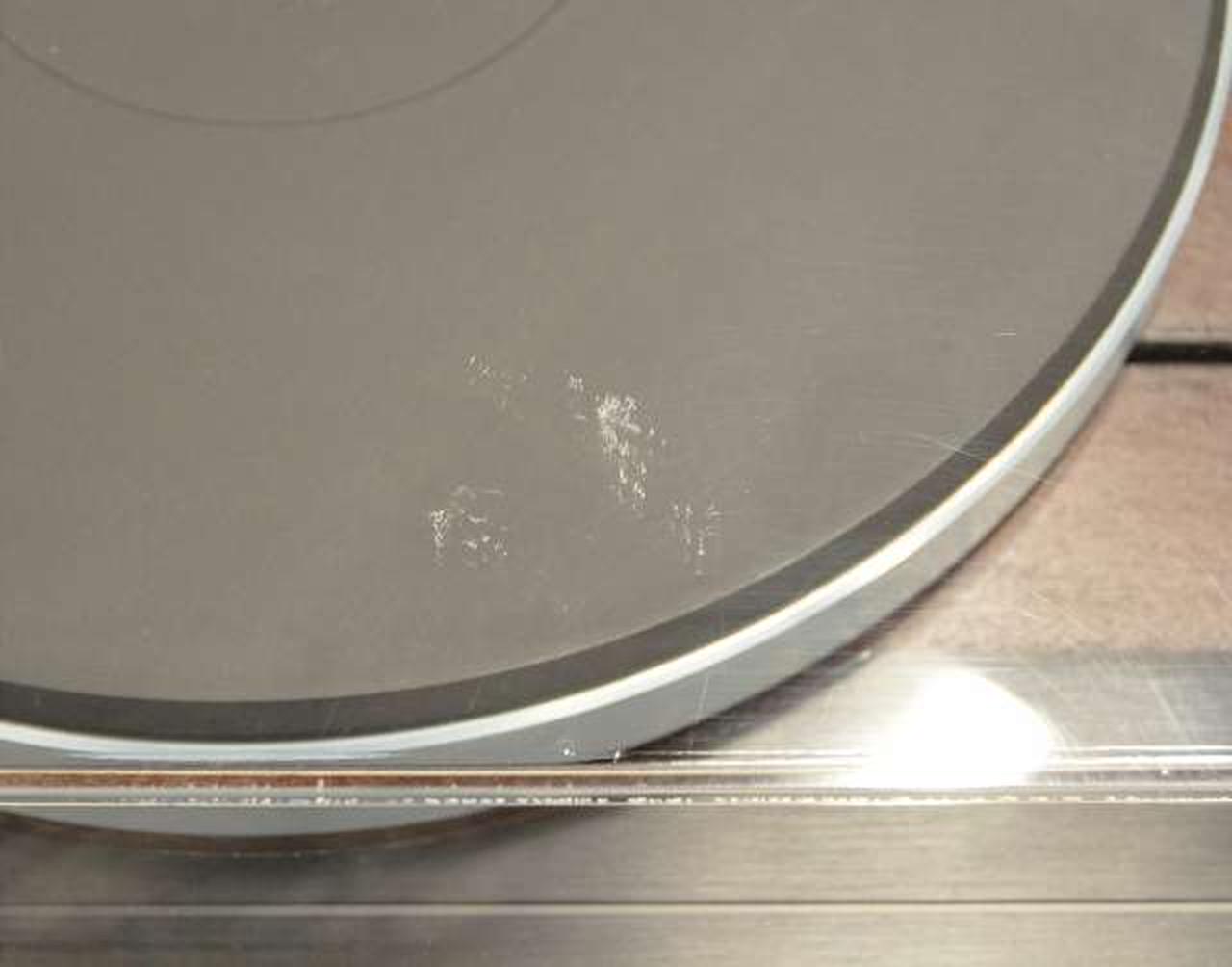 アクリルカバーにキズ