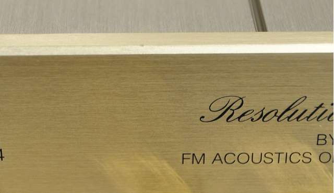 パネル天板に数ミリのキズ