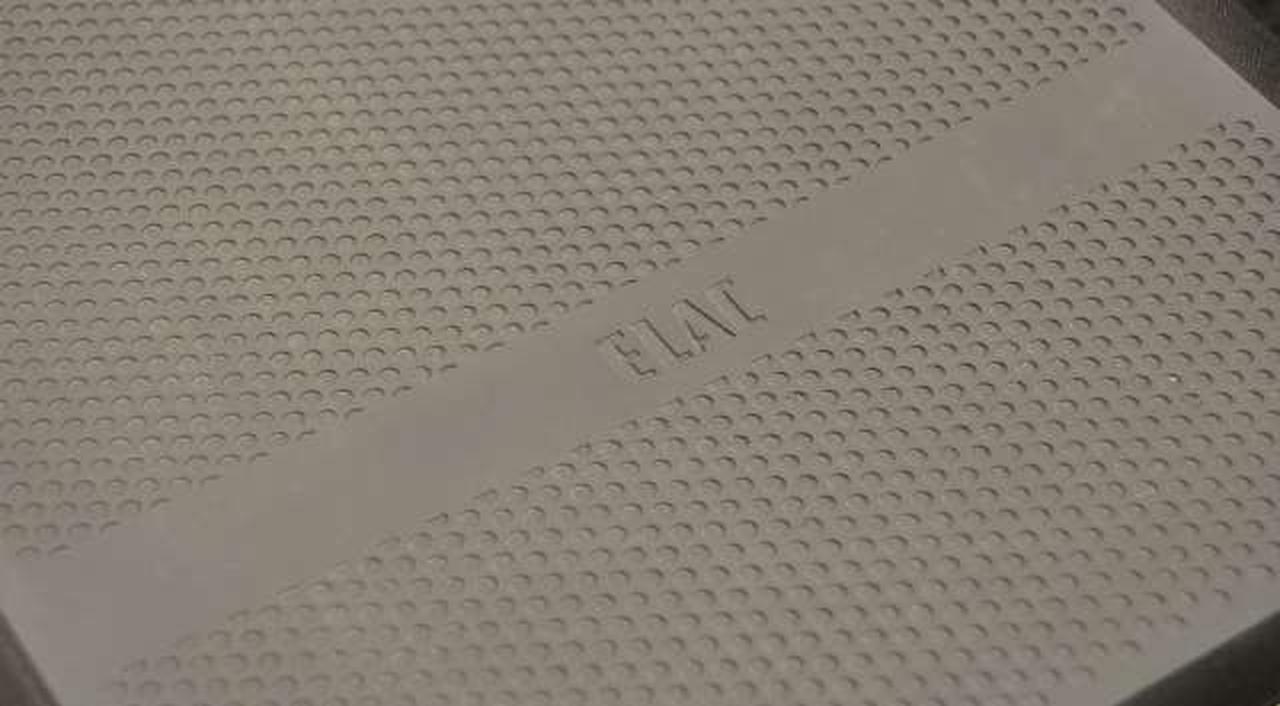 天板にくすみ汚れ有ります