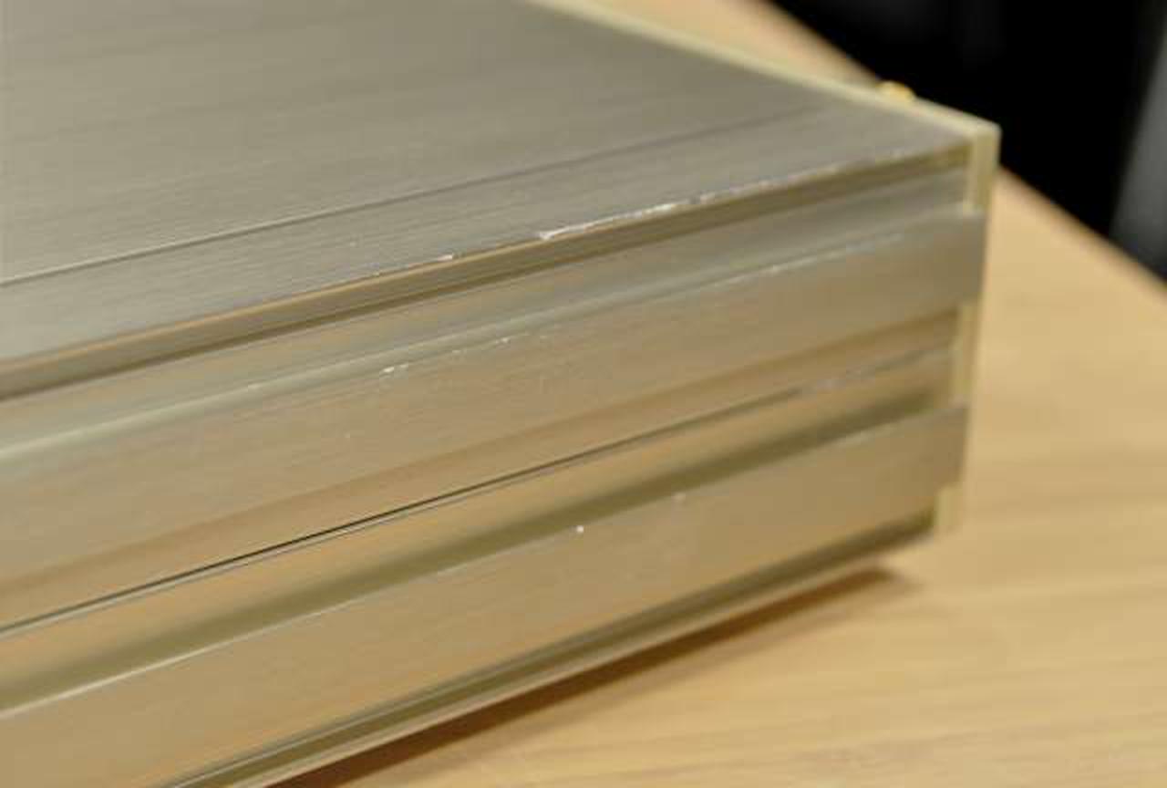 右側面奥ににキズ