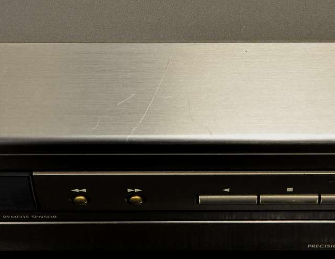 天板手前にキズ