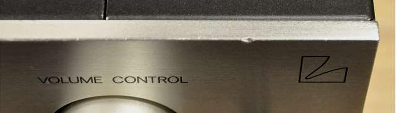 パネル天板に打ちキズ