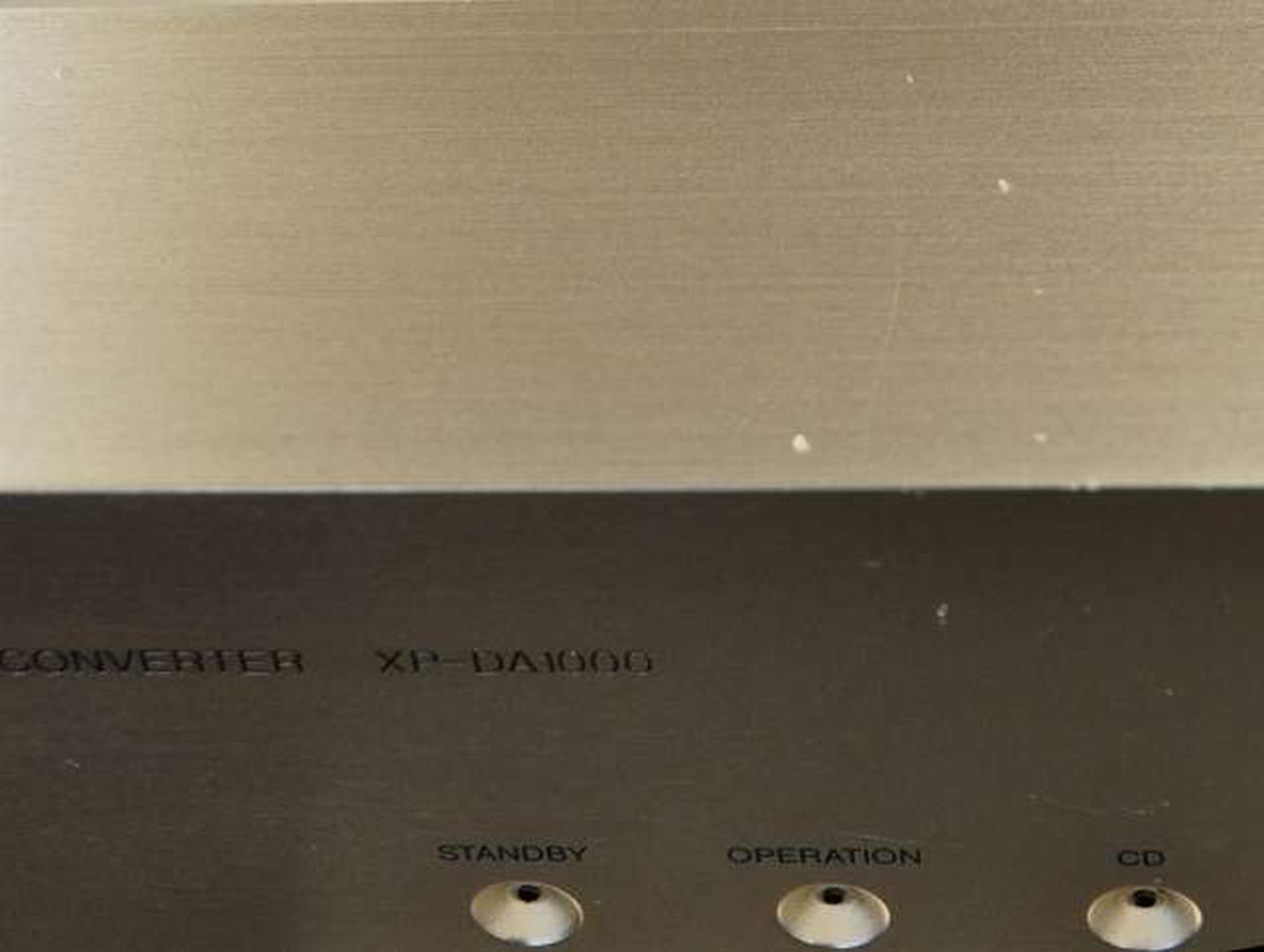 パネル天板に打ちキズ