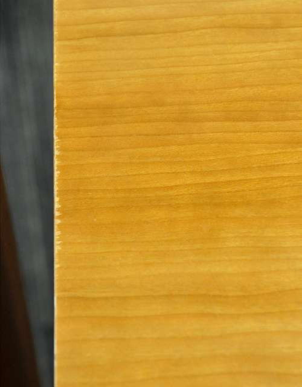 天板左コーナーにキズ