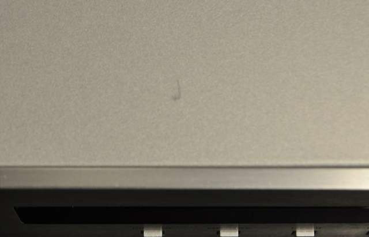 天板手前にキズ