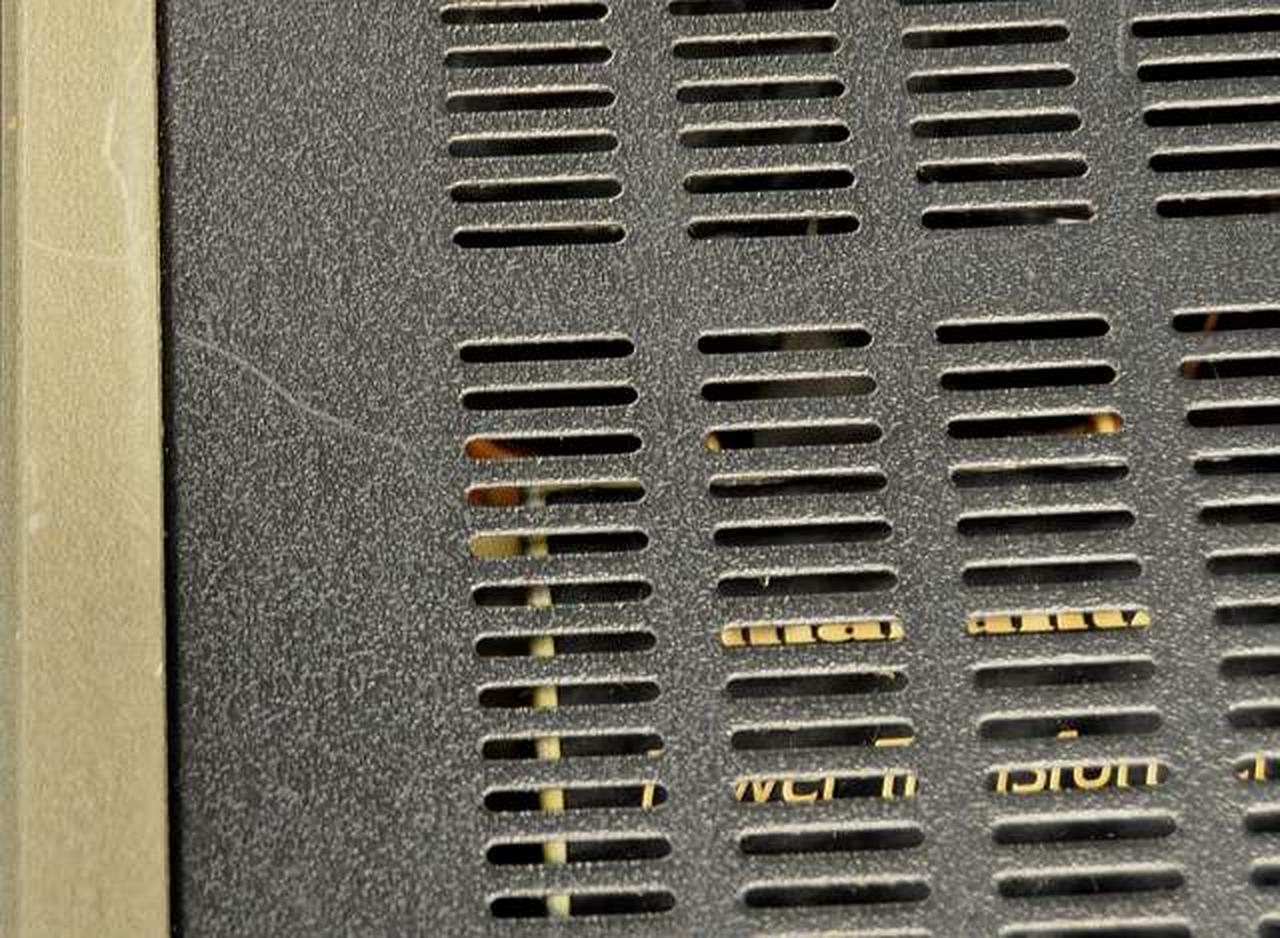 天板左奥にキズ